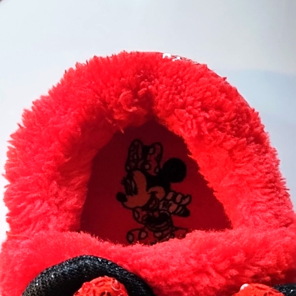 Red Minnie Mouse Slippers EUC Size Girls 11-12. - Picture 5 of 6